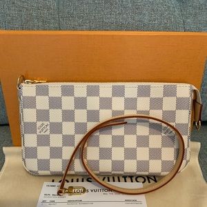 Louis Vuitton Pochette Accessoires Damier Azur